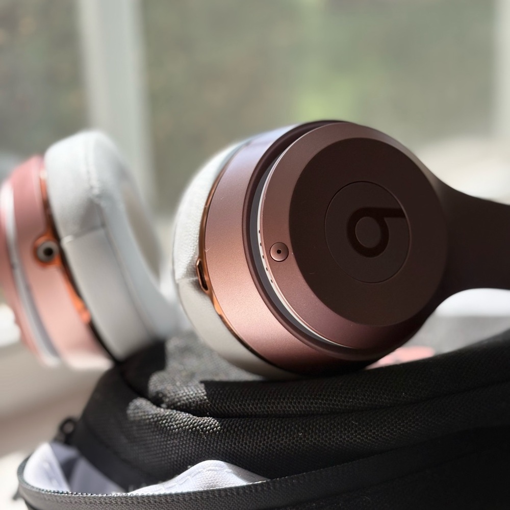 Beats by Dre Solo³ Wireless Headphones - Rose Gold